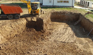 Рытье котлованов под фундамент в Рузаевке – цена от 2540 руб. за м3 | 2Землекопа-Рзв